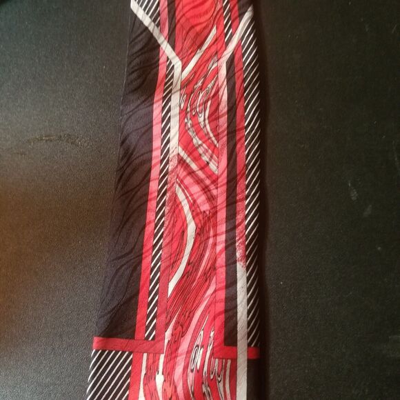 ANTONIO RICCI Men's 100% Silk Necktie ITALY Designer Geometric Red EUC - Picture 2 of 10